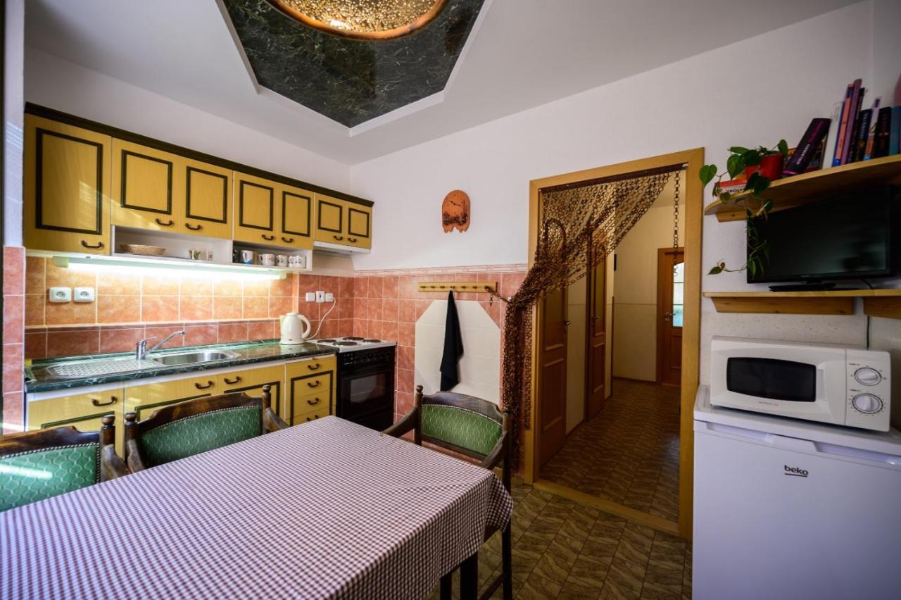 Apartment Gebrt Рокитнице над Ийзероу Екстериор снимка
